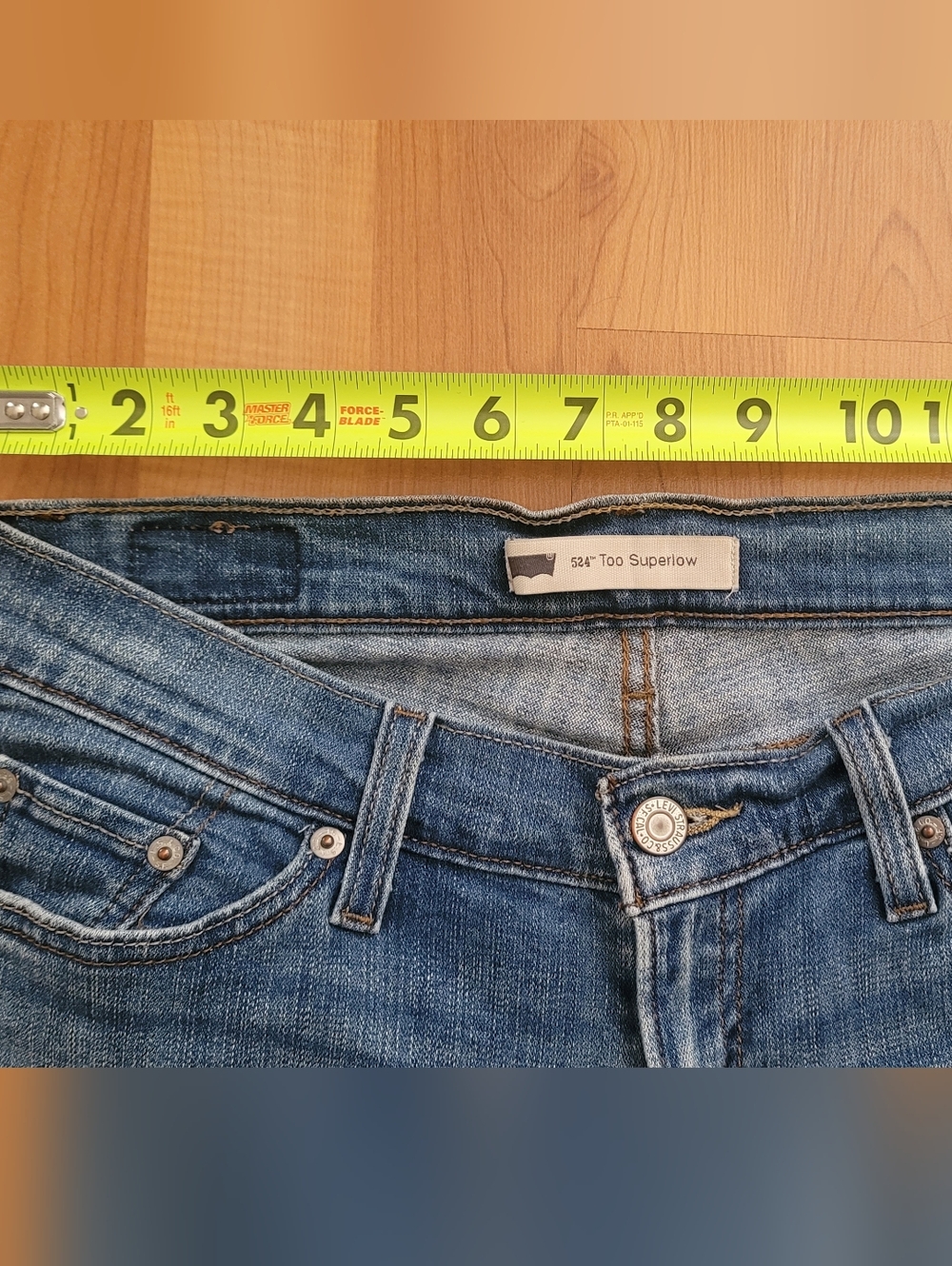 Levis 524 Too Superlow Bootcut Blue Jeans Women's Size W27 L32 Low Rise Slim Fit - Picture 2 of 15